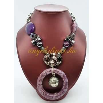 LILA ÓRIÁS KEREK DÍSZES BIZSU NYAKLÁNC